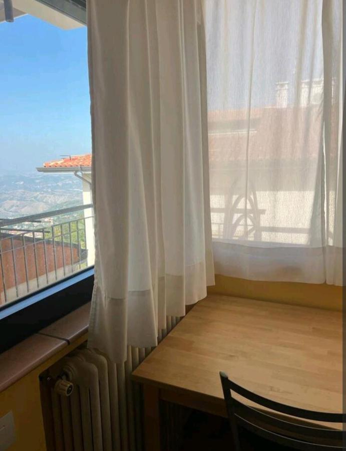 Above The Sky - Flying Apartment San Marino Luaran gambar