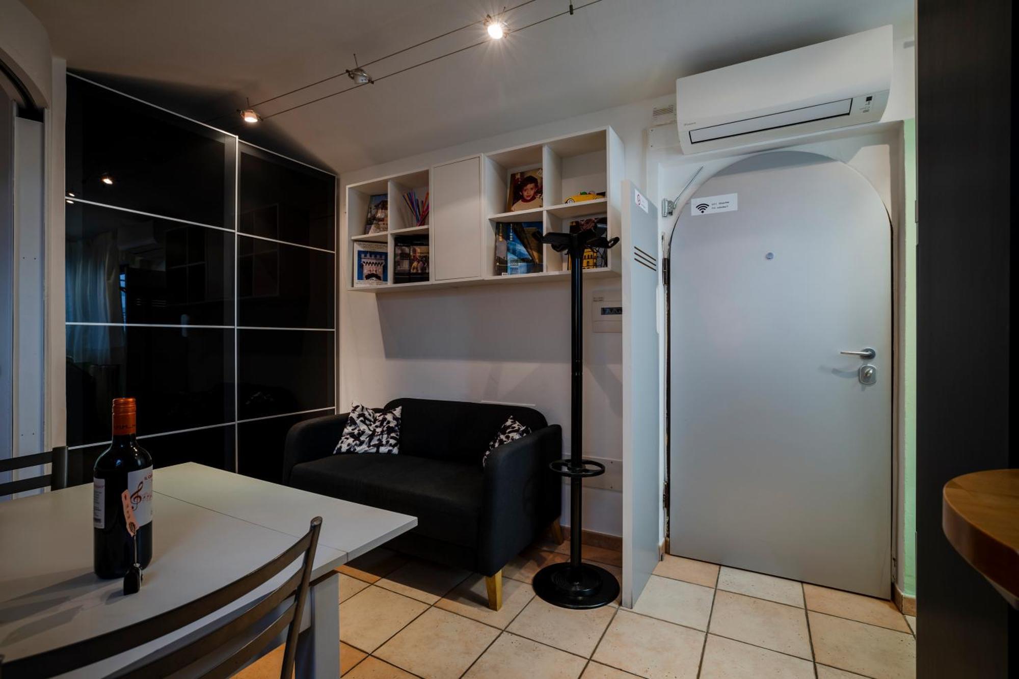Above The Sky - Flying Apartment San Marino Luaran gambar